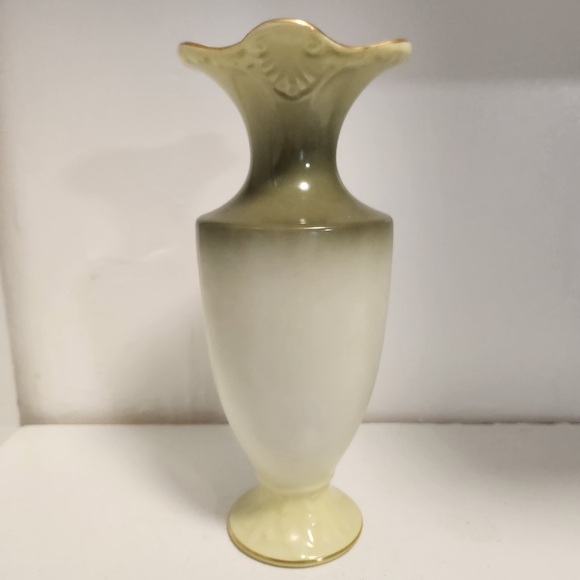 Vintage PORCELAIN BAVARIA VASE WITH GRAPES LEAVES VINEYARD - Picture 2 of 6